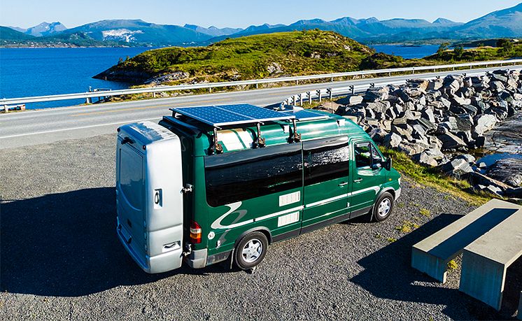 Continental_Vanlife_Gallery_780x480_SolarPanel (1).jpg