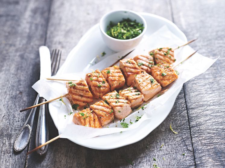 Recette estivale: Brochettes de Saumon de Norvège sur le barbecue