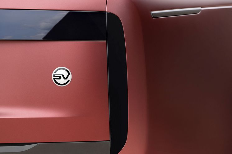 RR_23MY_SV_Roundel_Ceramic_270122lr.jpg