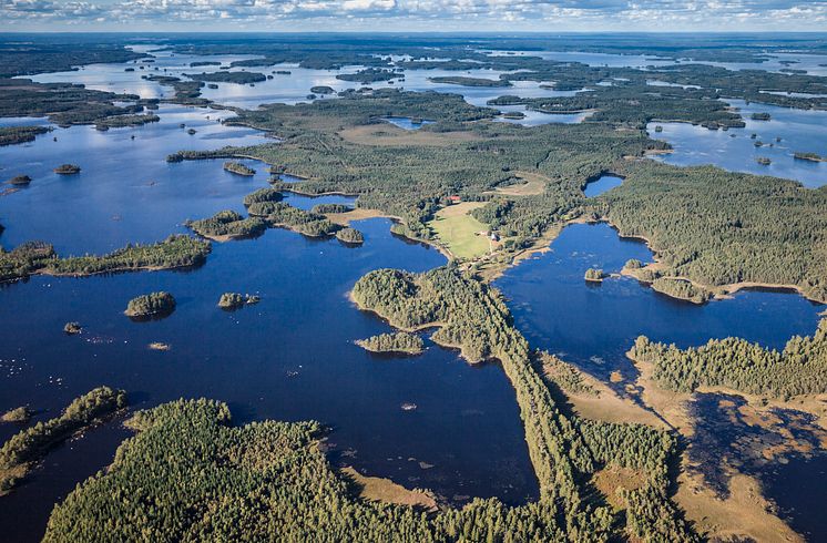 Sjön Åsnen med Åsnens Nationalpark