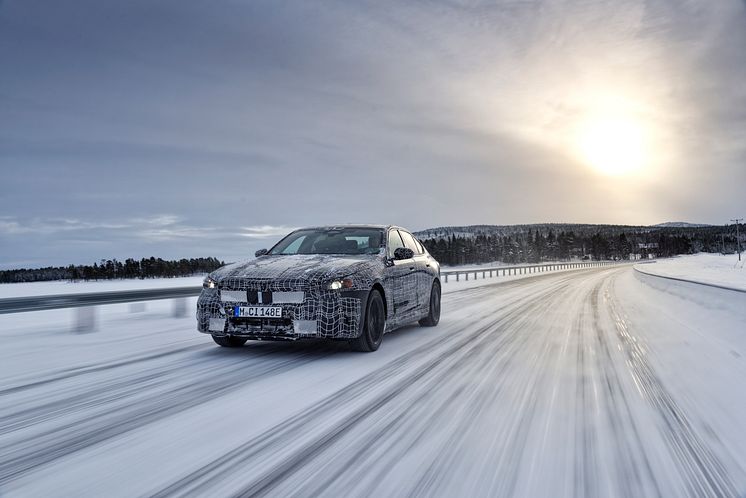 Helt nye BMW i5 Sedan på kamuflerte tester