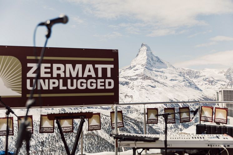 Zermatt Unplugged_Mood_Blue Lounge © Hanna Bueker Atance