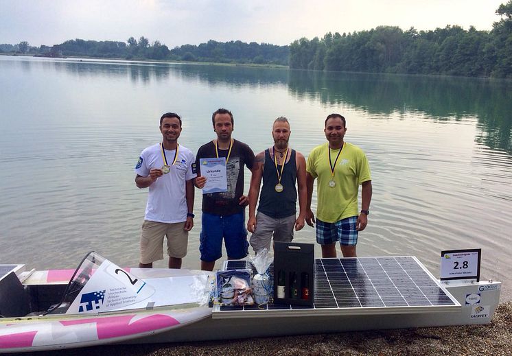 Vierter Sieg in Folge: Team der TH Wildau mit dem Eigenbau „SUNcaTcHer“ auch bei der Solarboot-Regatta in Neuburg/Südpfalz vorn