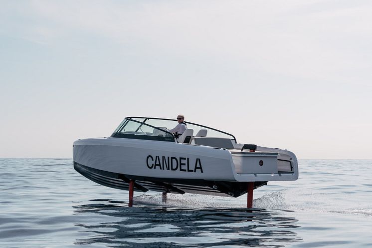 Candela C-8