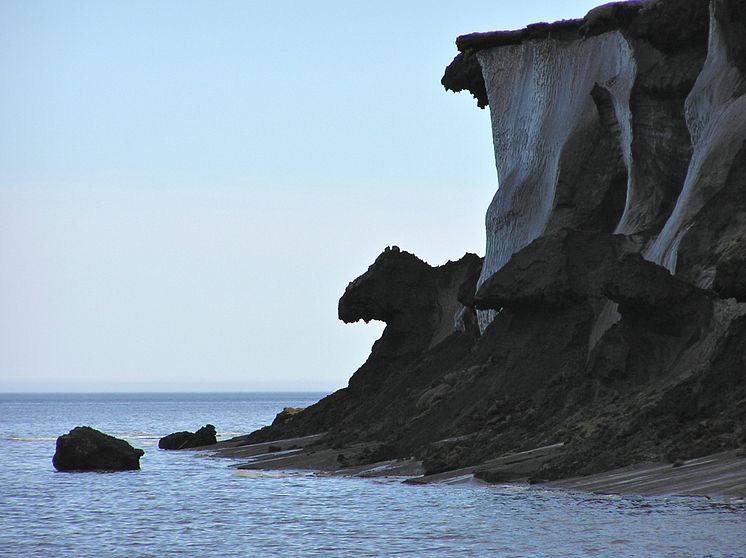 Eroderande kustnära permafrost från Laptevhavet.