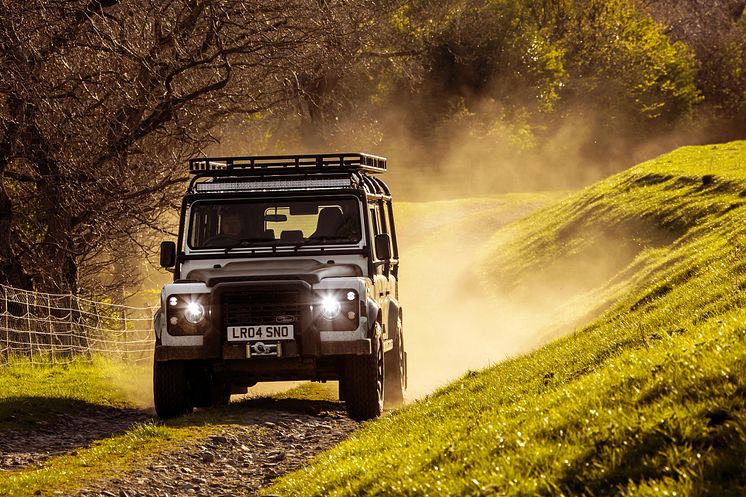 Land Rover Classic Defender Works V8 Trophy II_005