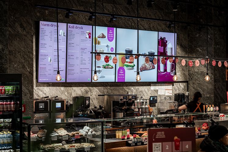 Espresso House Brygger Succes med Visual Art: Et Strategisk Partnerskab for Digital Signage