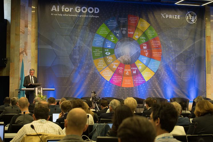 Audi CEO Rupert Stadler taler på FN-konferencen 'AI for Good Global Summit' 7 juni 2017 i Geneve