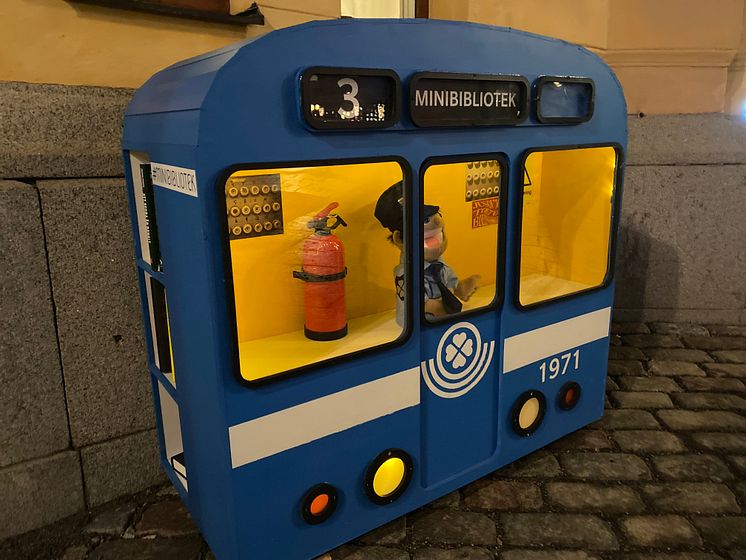 Tunnelbanan_nära_vänster.JPG