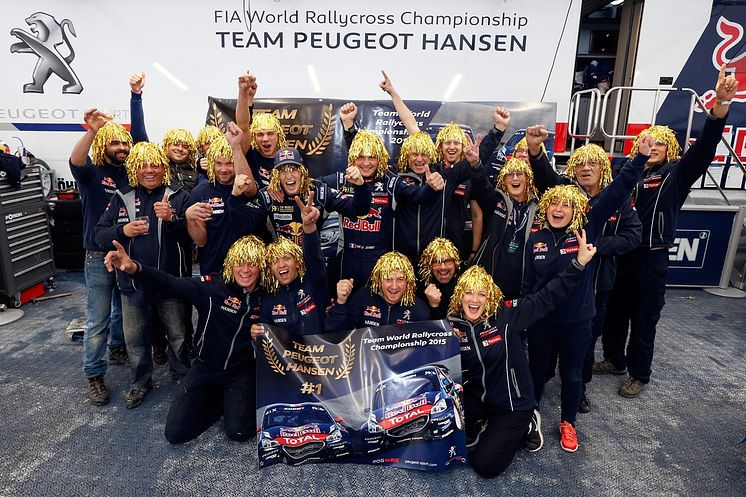 Team Peugeot Hansen körde hem guldet i märkes-VM i Rallycross 2015