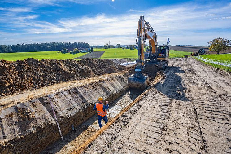 Erdkabelleitung-Grabenaushub_(C)-Bayernwerk-Wolfgang-Geyer