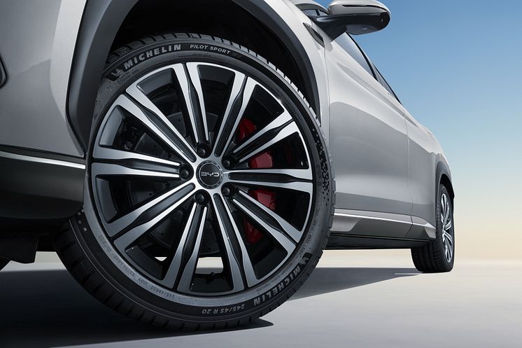 10、SEALION 7_LHD_Exterior_Wheel_download.jpg