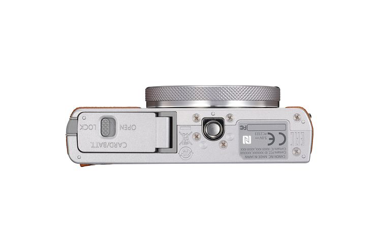 PowerShot G9X Mark II Silver Bottom