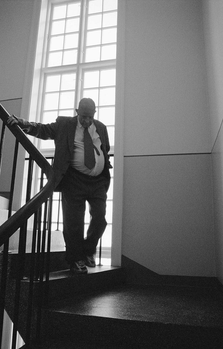 Old Man Walking Up and Down a Staircase, Vibeke Tandberg 2003. Foto: Runar Hodne