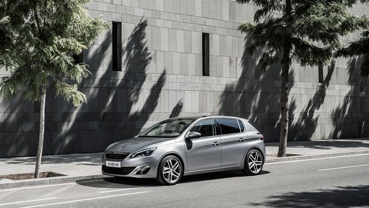 Nya Peugeot 308 - en elegant och modern sedan