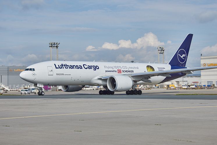 Lufthansa Cargo and DB Schenker aircraftbranding_Credit Lufthansa Cargo