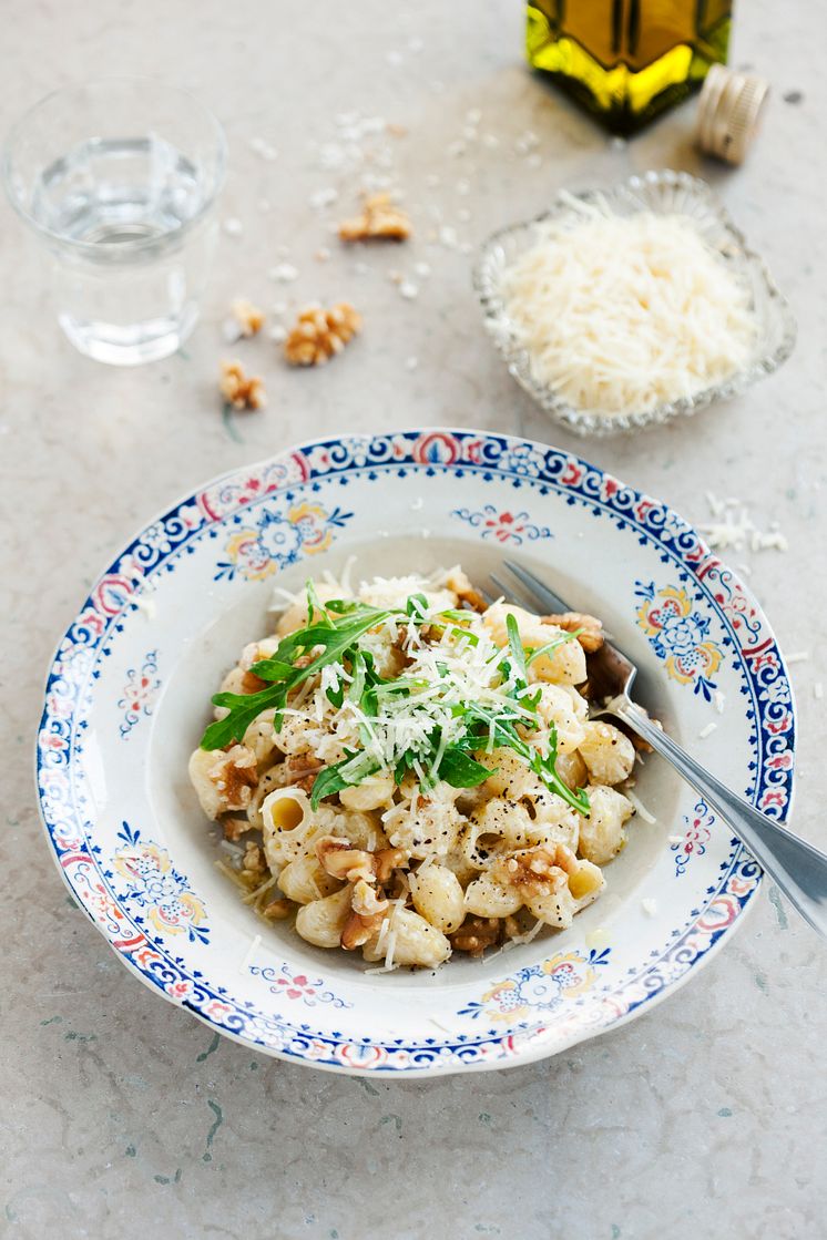 Pipette Rigate med mascarpone, valnötter och rucola 