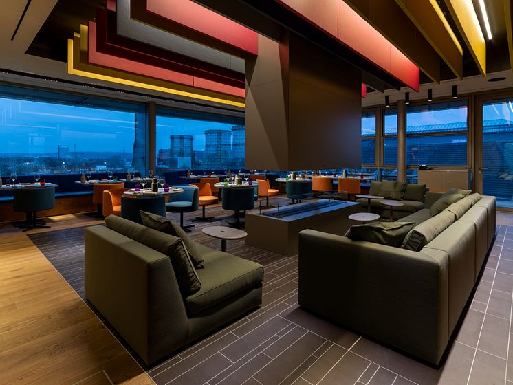 THE ROOF - Restaurant, Bar & Lounge