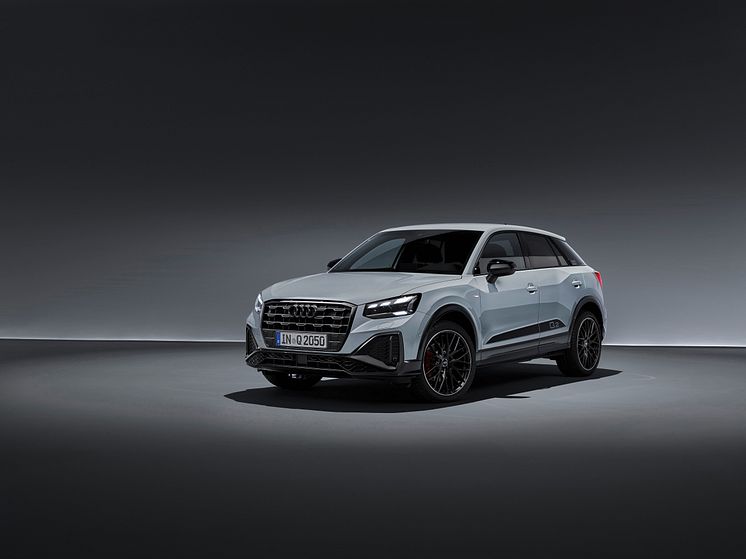 Audi Q2 (Pilegrå)