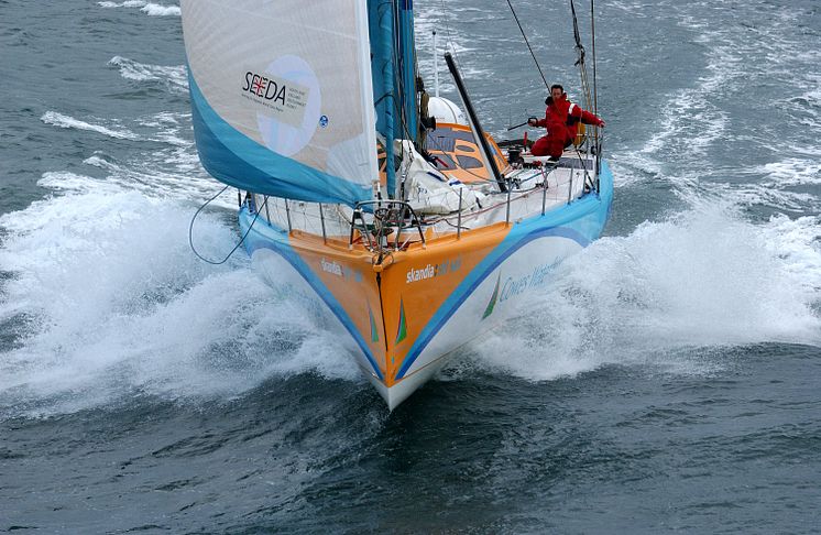 Hi-res image - Inmarsat - Nick Moloney, pictured during the Transat Jacque Vabre in 2003, has seen significant advances in the use of satellite communications for racing yachts