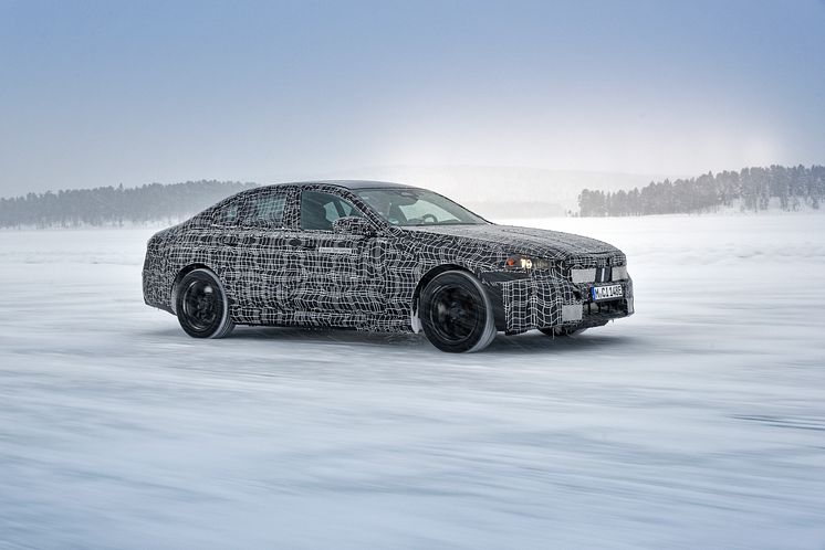 Helt nye BMW i5 Sedan på kamuflerte tester