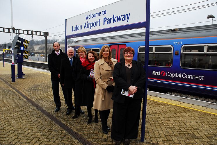 Luton Airport Parkway 2008 - longer platforms