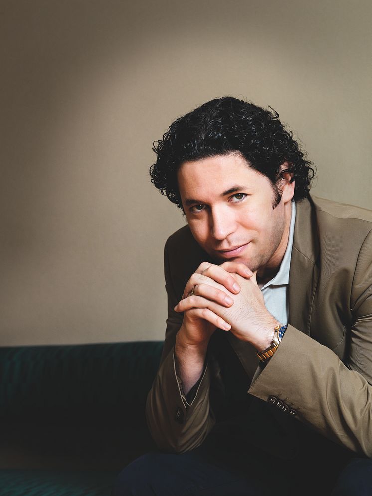 Gustavo Dudamel_portrait-library.jpg
