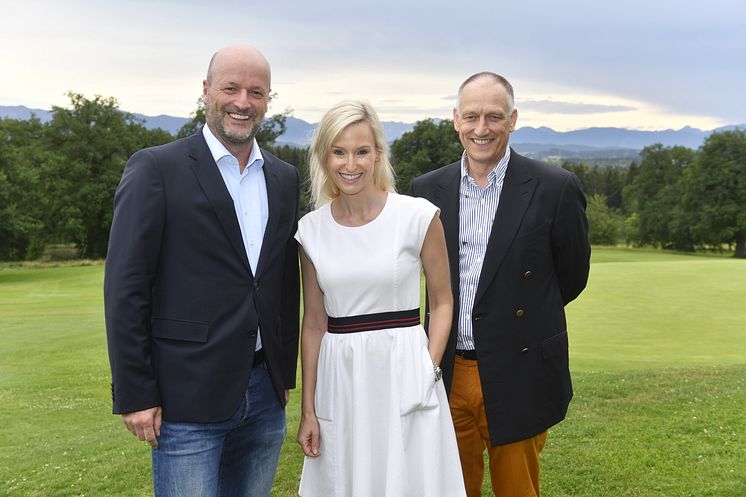 Golf-Benefizturnier der Stadtsparkasse München zu Gunsten der Deutschen Stiftung Kinderdermatologie. Von li.: Ralf Fleischer, Prinzessin Tatjana von Bayern, Prinz Wolfgang von Bayern