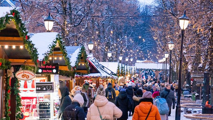 Christmas marked in Oslo-Photo - Fredrik Ahlsen - Maverix Media AS