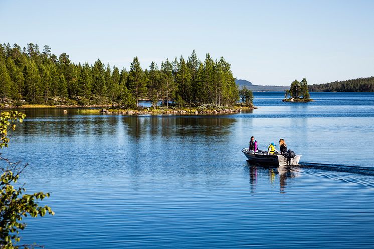 Sommaräventyr på Lofssjön