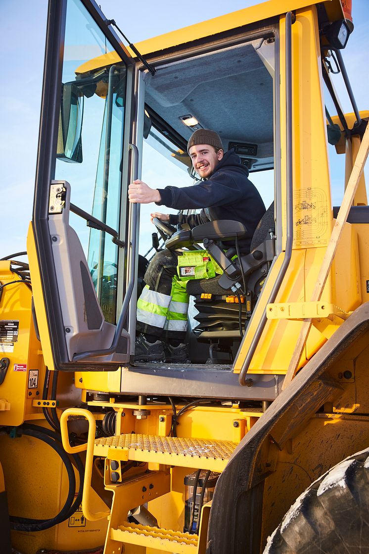 Rekarneskolan och Volvo Construction Equipment