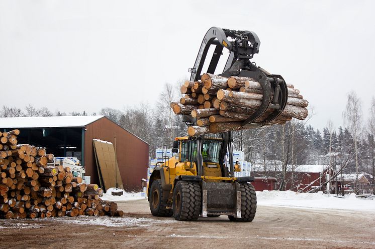 Volvo L180H High-Lift hos Årjäng Moelven Såg