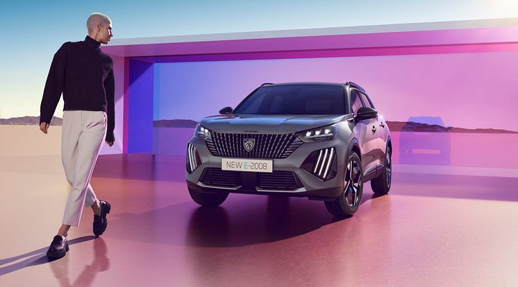 PEUGEOT_E-2008_2305CV_044