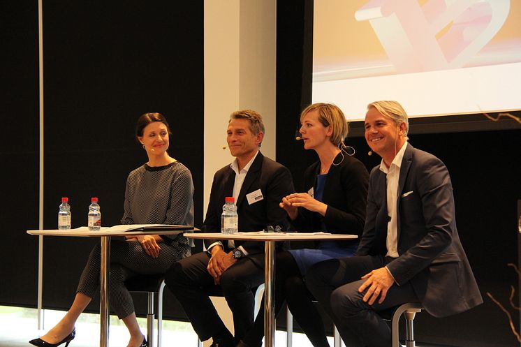 Indlæg og debat ved Ditte Marstand Wulf, Troels K Gjerrild, Ida Auken og Lars Ellehave-Andersen ved Berlingske Talent 100 konferencen 2014 (foto af Søren Dandanell)
