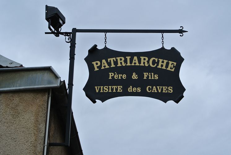 Patriarche Père & Fils - besökscenter med makalösa vinkällare under staden Beaune.