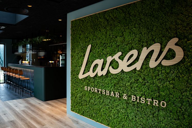 Larsens Sportsbar & Bistro_Restaurant (12)