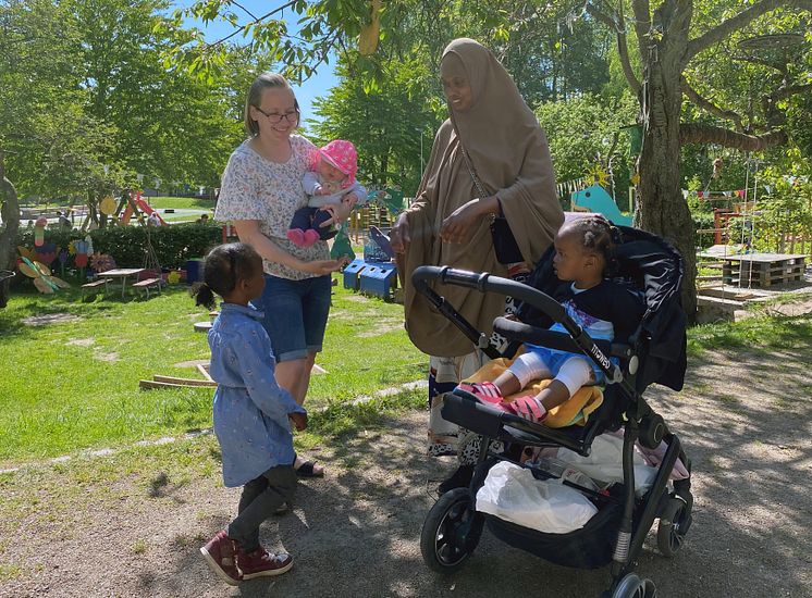 Adrienn och Ubah.jpg