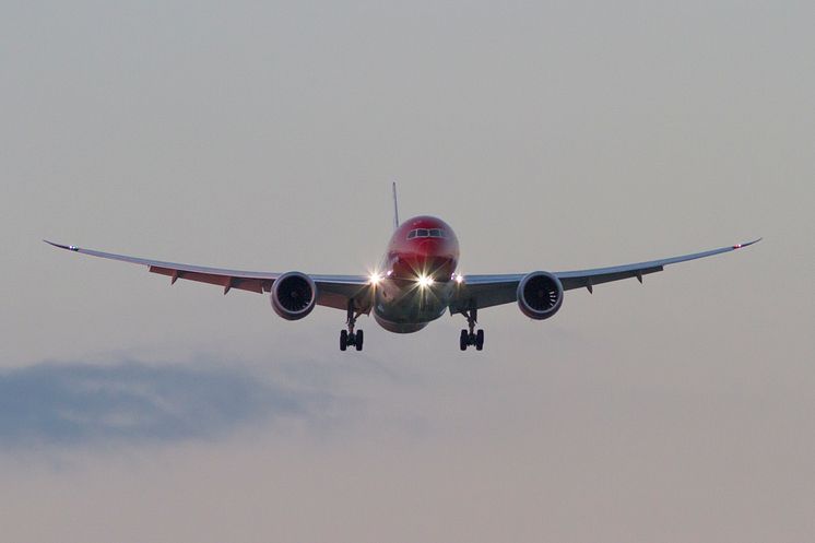 Dreamliner 787 Dusk 