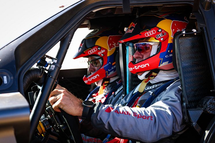 Carlos Sainz, Lucas Cruz