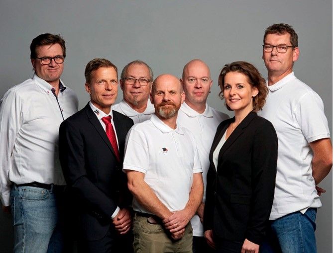 Medarbetarna på ZRS Testing Systems, med VD Stefan Andréasson 2a från vänster.jpg