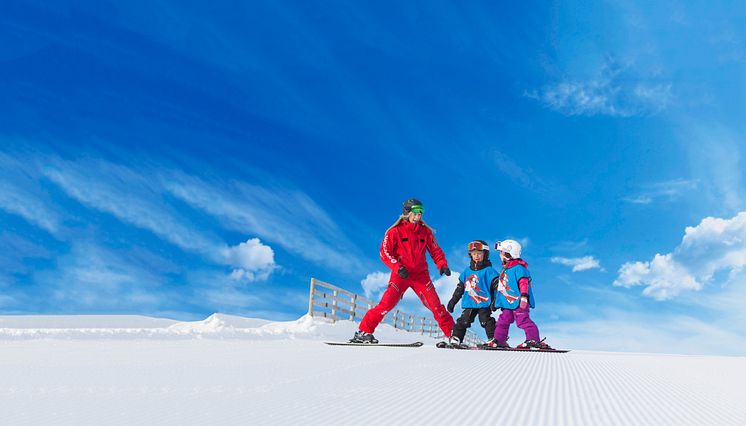 Barn och skidlärare Valles Skidskola