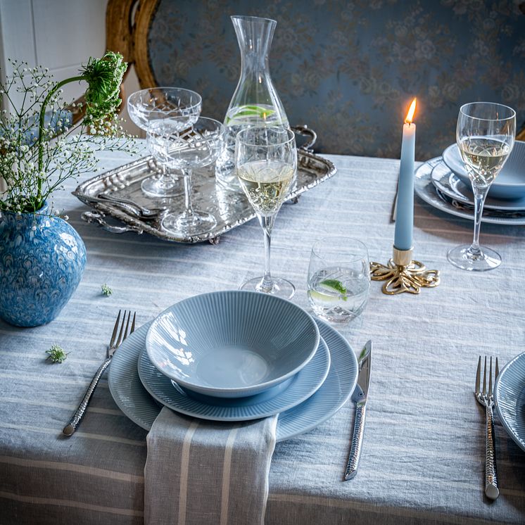 Fyrklövern Nordic Dawn Himmel servis, Crown glasserie och Hammer bestick