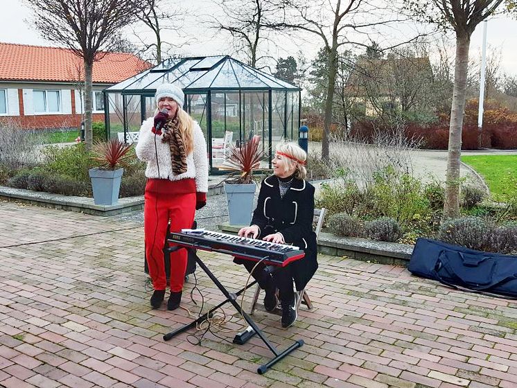 Julsångsturné, Agnes Berg och Karin Turesson  