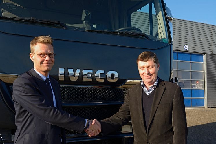 Lars Beck, Iveco (tv) og Henning Mikkelsen, Thybo Biler (th)