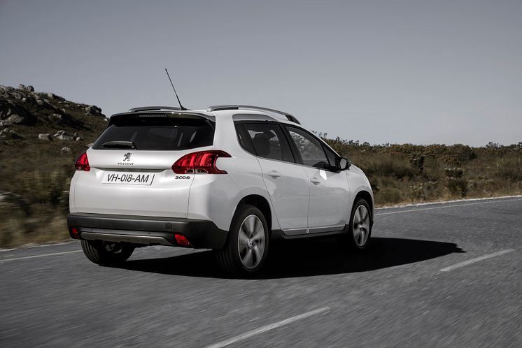 Sverigepremiär för nya crossovern Peugeot 2008