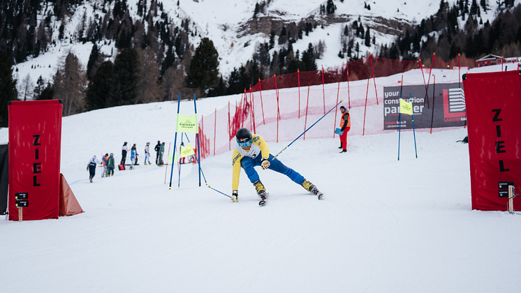 240118-vc-telemark-FIS-Olle-Collberg-målgång-foto-Josef-Obexer