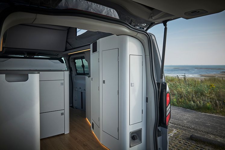 2024FordTransitNuggetLWBTitanium_10_wardrobe_area_3.jpg