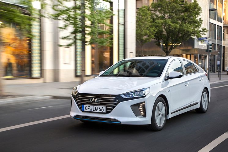 IONIQ Plug-in (2)