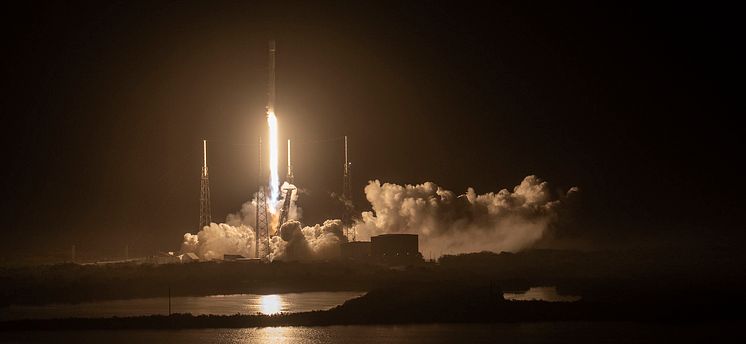 Eutelsat10B liftoff SpaceX 2