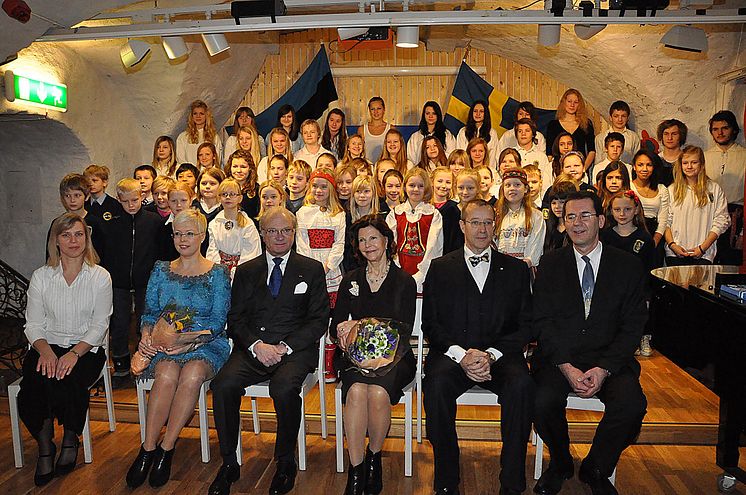 Kungaparet på besök i Estniska Skolan